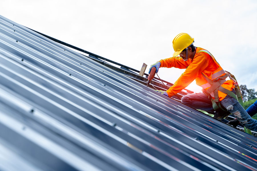 Benefits of Hiring A Commercial Roofer Near Me | Roofing ...